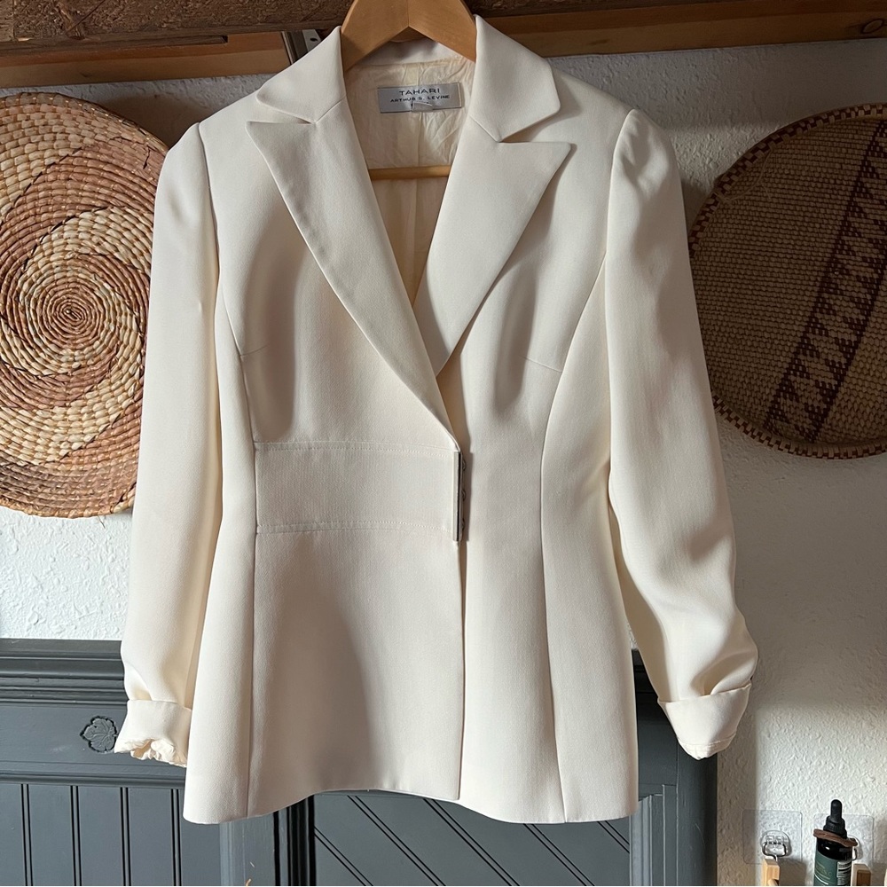 ☀️ TAHARI Arthur S. Levine off white/ivory/cream blazer